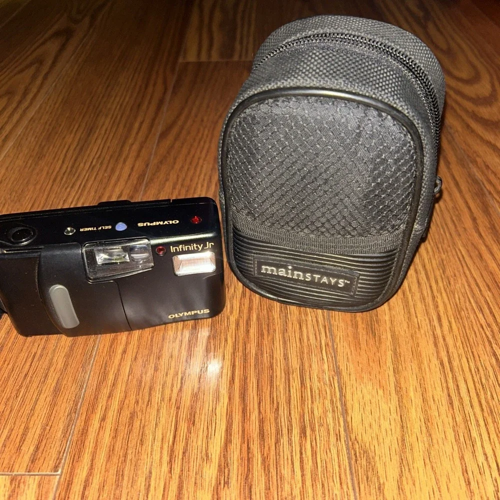 Olympus Infinity Jr. Point & Shoot 35mm Film Camera WORKS Not Film Tested
